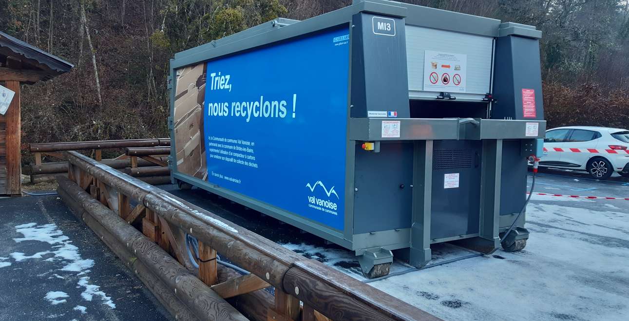 Expérimentation d'un compacteur à cartons