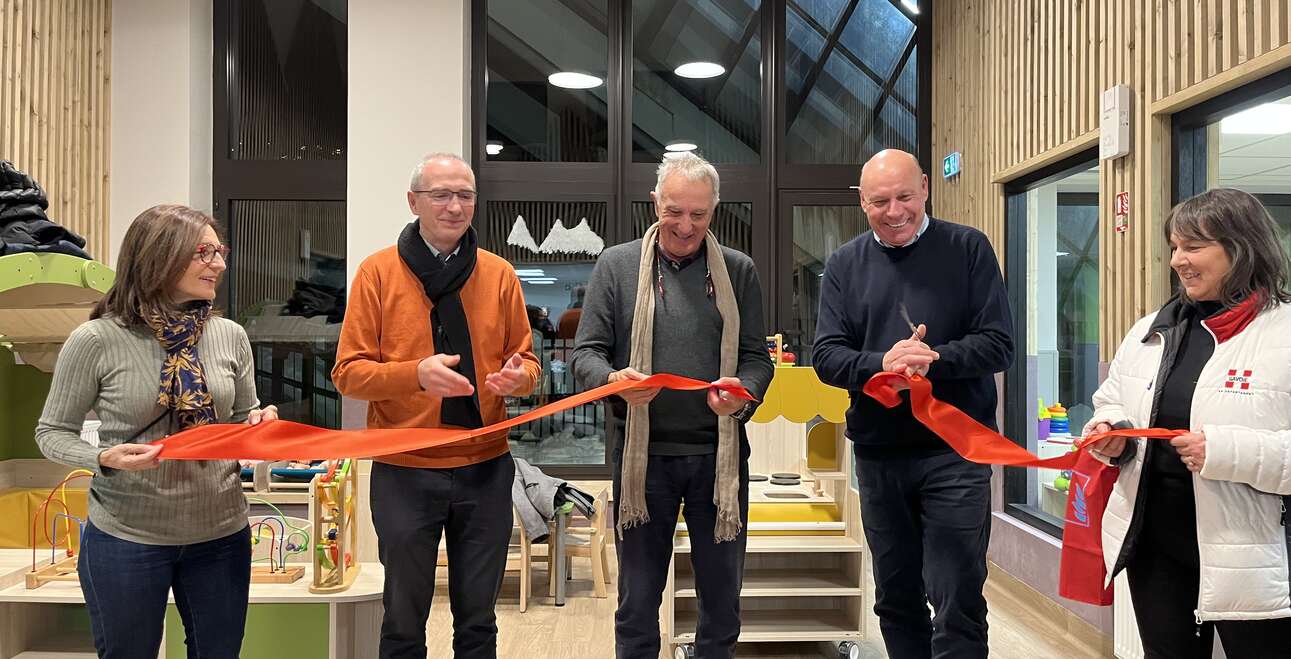 Inauguration d'une crèche saisonnière intercommunale